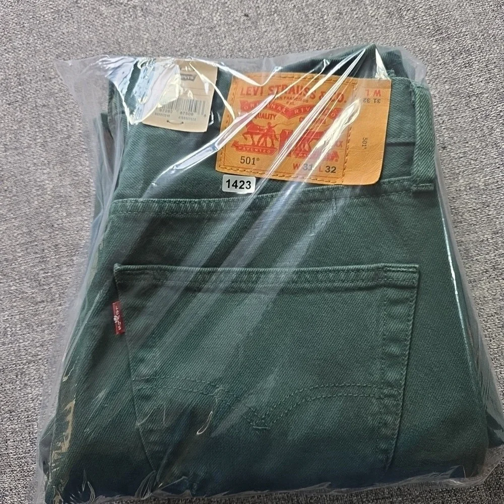 Levis 501 Original Fit Jeans Green 31x32 Straight Leg Button Fly Mens NWT